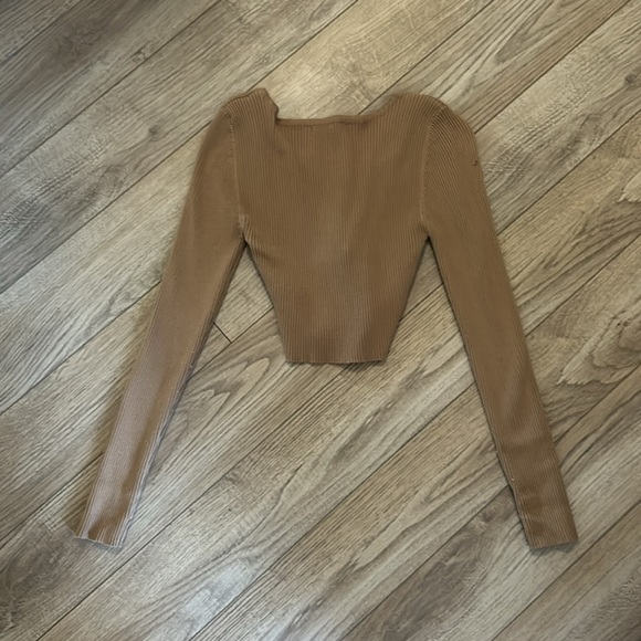 boutique style long sleeve size small - Picture 2 of 3